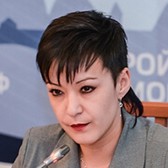 Юлия Пак