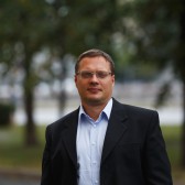 Валерий Комаров