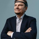 Александр Макаров