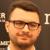 Роман Чиковани