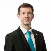 Артем Гениев