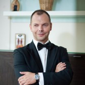 Олег Аникиев