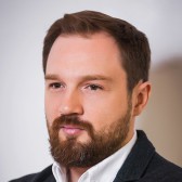 Эрик Валеев