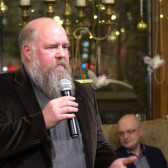 Олег Гусев